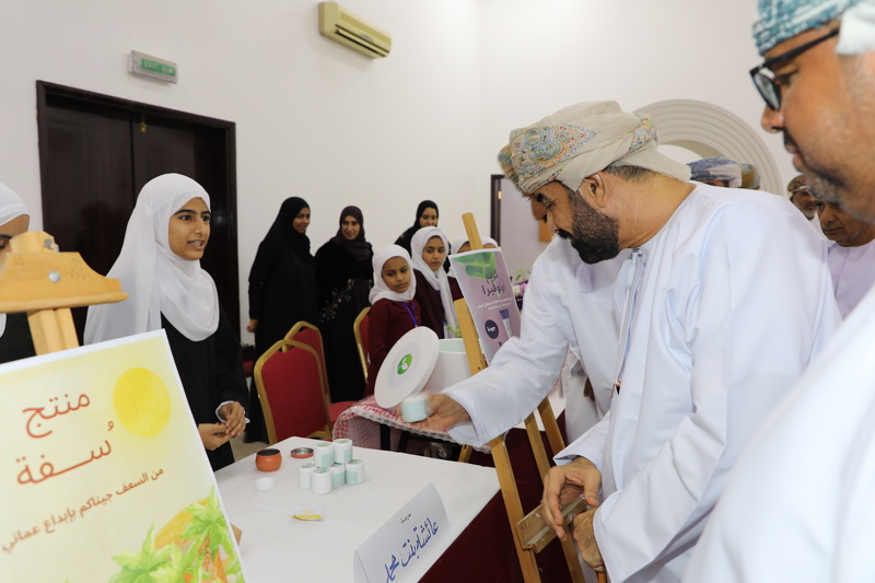 افتتاح معرض الشركات الطلابية الرائدة بالحمراء 