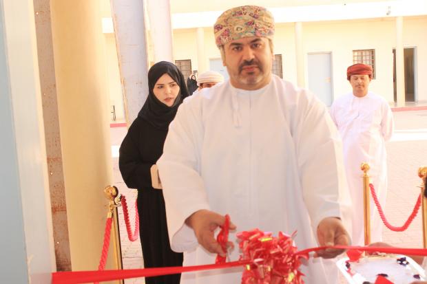 مدير عام تعليمية ظفار يزور عدد من مدارس ولاية طاقة