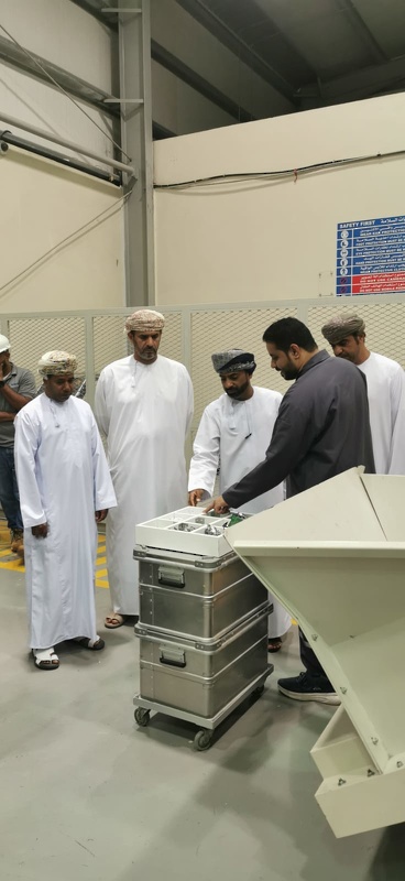 موظفي قسم البريد والوثائق بتعليمية محافظة الظاهرة يزورون معمل الإتلاف الآمن للوثائق والمحفوظات ...