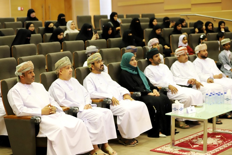 تعليمية ظفار تحتفل باليوم العالمي للغة العربية