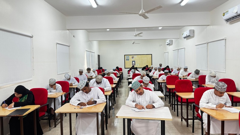 ختام مسابقة فن الخطابة والتحدث باللغة العربية الفصحى وفن الخطابة بتعليمية ظفار