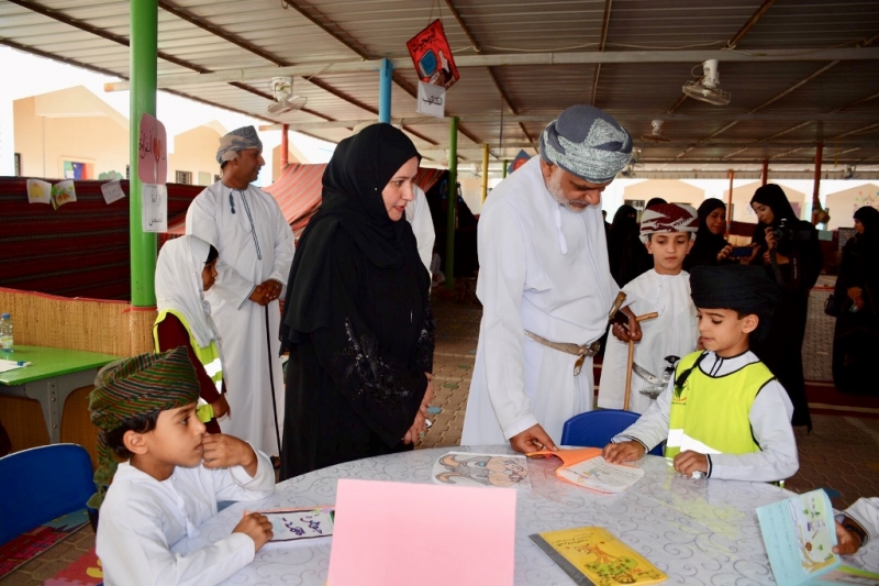 مدير عام تعليمية الداخلية يفتتح  ملتقى أريج من الابداع ببهلا