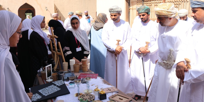 ملتقى للشركات الطلابية بالداخلية بعنوان ( تراث وأصالة) 
