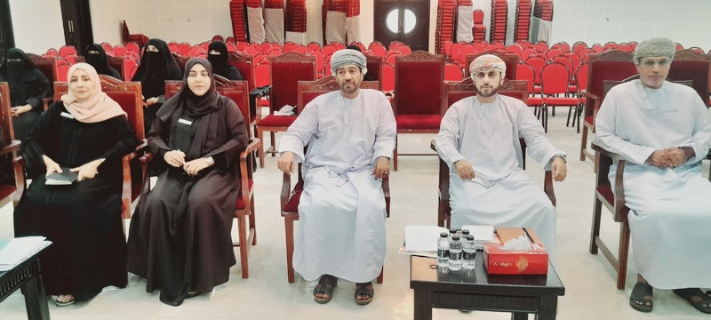 فريق برنامج الزيارات الإشرافية التخصصية لمجالس أولياء الأمور يزور ولاية ثمريت