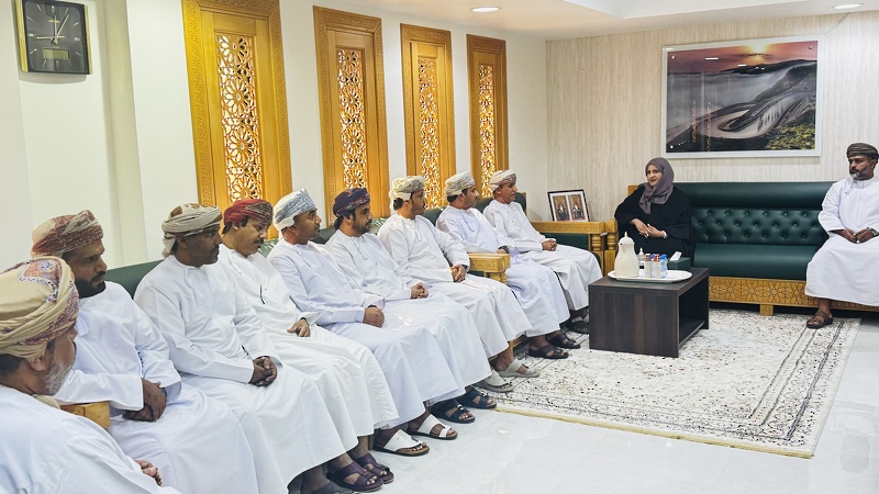 الدكتورة المكلفة بأعمال المدير العام بتعليمية ظفار تشيد بجهود رؤساء مراكز امتحانات دبلوم التعليم ...