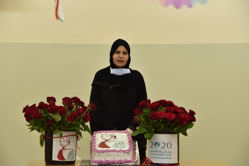 تعليمية محافظة الظاهرة تحتفل بمناسبة يوم المرأة العمانية وتكرم مجموعة من الإداريات والمعلمات ...
