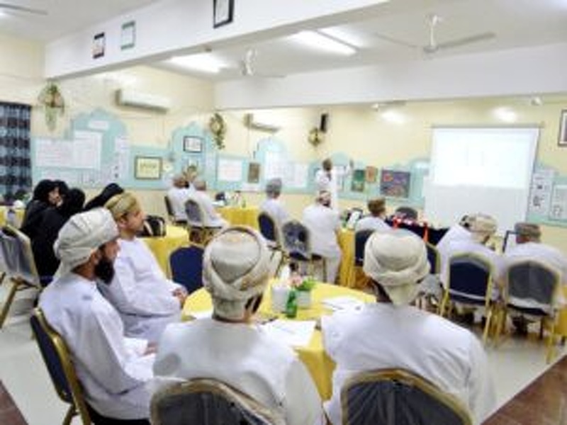 مدرسة جميل بن خميس تنظم ملتقى التمكين الرقمي