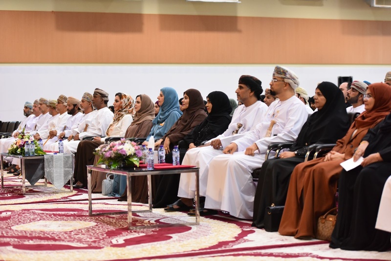 تنظيم ملتقى وطن يرتقي هام السماء بالتعاون ما بين جمعية الأطفال أولاً وتعليمية محافظة الظاهرة 