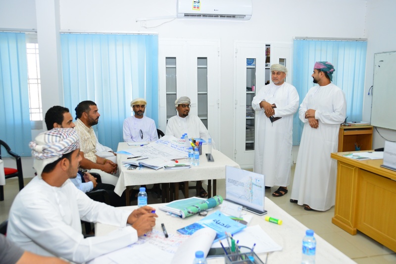 بدء برنامج التدريب على مناهج سلاسل العلوم والرياضيات للصف الثاني عشر بتعليمية جنوب الشرقية