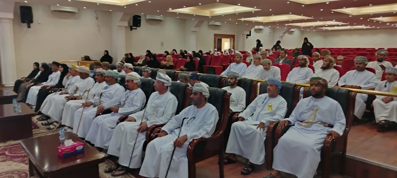 تكريم الطلبة الفائزين في مسابقة الإبداع الأدبي بمدارس محافظة الظاهرة