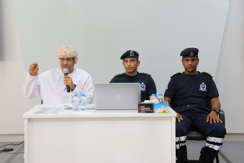 تعليمية الداخلية تعقد لقاءً لتعزيز جاهزية خطة الطوارئ والإخلاء 