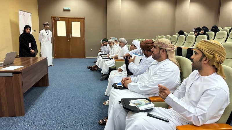بيت الزبير يستكمل جلساته التعريفية بالمسابقة في محطته التاسعة بالبريمي