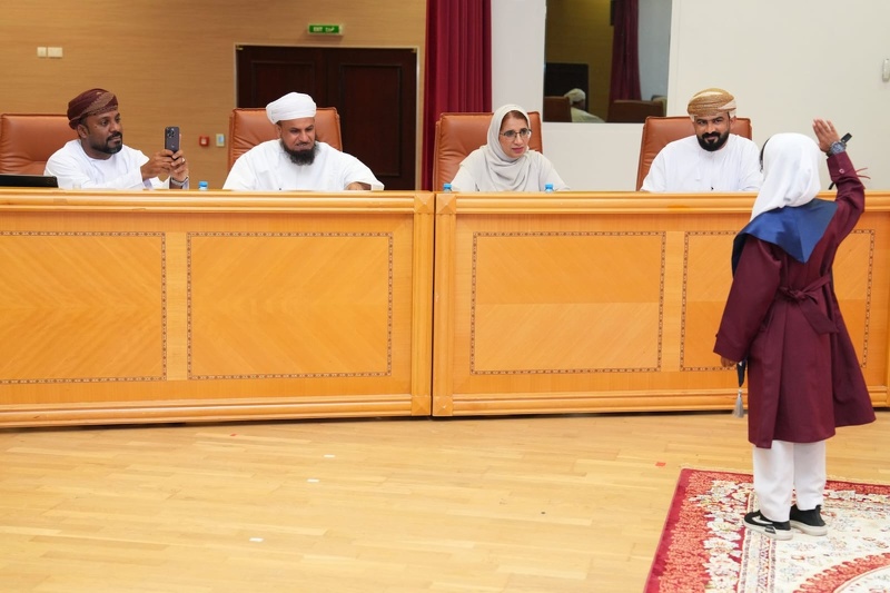 تقييم طلبة جنوب الشرقية في مسابقتي جائزة الجمعية العمانية للكتاب والأدباء ، والبرنامج الوطني ...