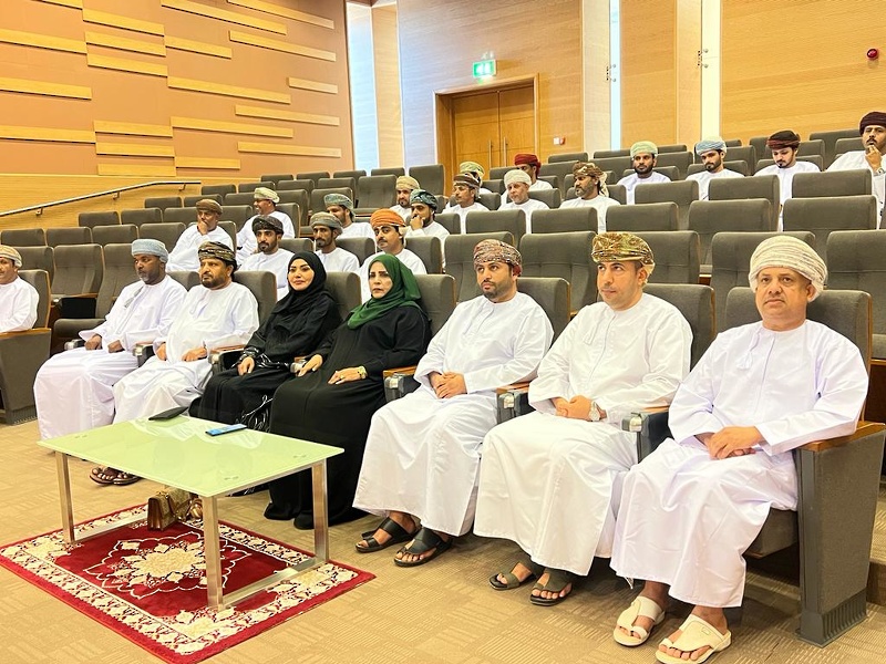 تعليمية ظفار  تحتفي بتخريج الدفعة الثالثة من متدربي المركز التخصصي للتدريب المهني للمعلمين