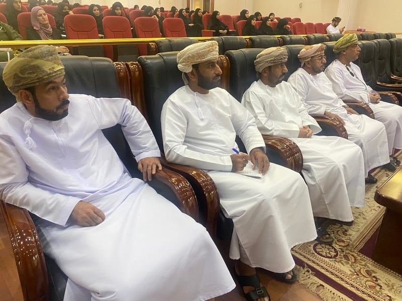 عقد اجتماع مع ملاك ومديري المدارس الخاصة بتعليمية محافظة الظاهرة 