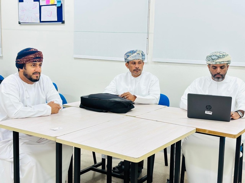 تنفيذ اللقاء التربوي الثاني لمادتي الجغرافيا والتاريخ بتعليمية ظفار