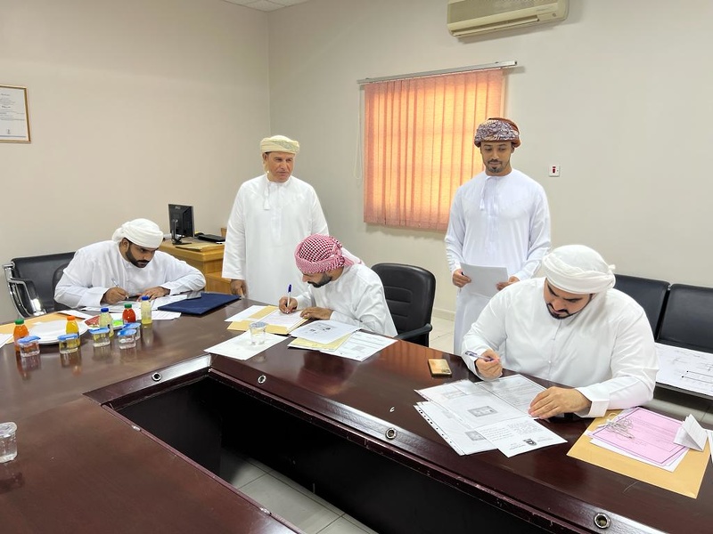 تعليمية البريمي تواصل استكمال إجراءات التعيين للمعلمين الجدد 