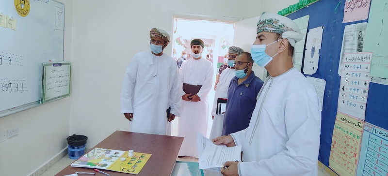 مدير عام تعليمية ظفار يزور مدارس ولاية مقشن