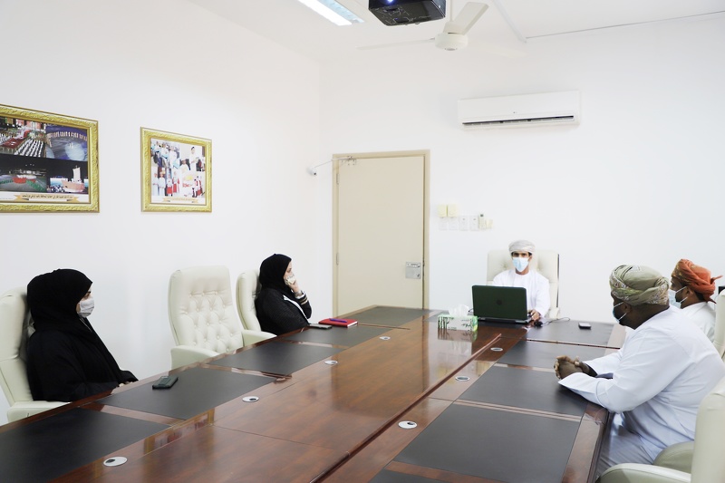 اللجنة الفنية  للرياضة المدرسية بمحافظة ظفار تعقد اجتماعها الأول 