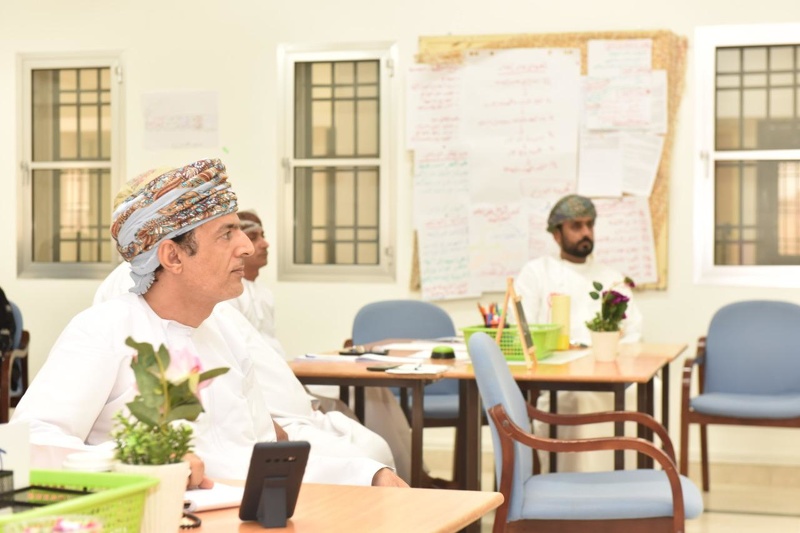 اختتام البرنامج التدريبي عن الإدارة والتحفيز لموظفي تعليمية محافظة  الظاهرة