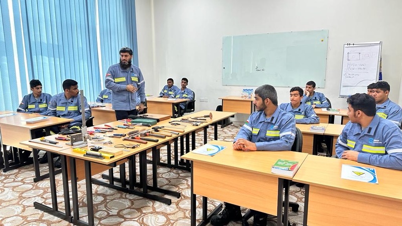تدريب طلبة شمال الباطنة في المهن الفنية ضمن برنامج 