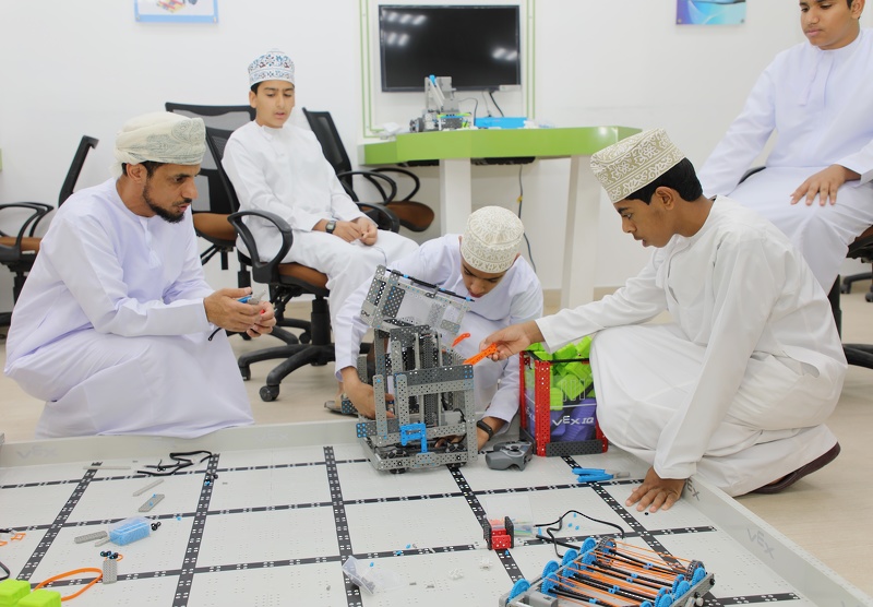 اختتام البرنامج الشتوي بمركز العلوم والتكنولوجيا بتعليمية الداخلية 