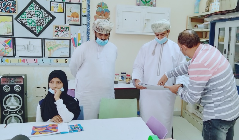مدير عام تعليمية ظفار يزور مدارس ولاية شليم وجزر الحلانيات