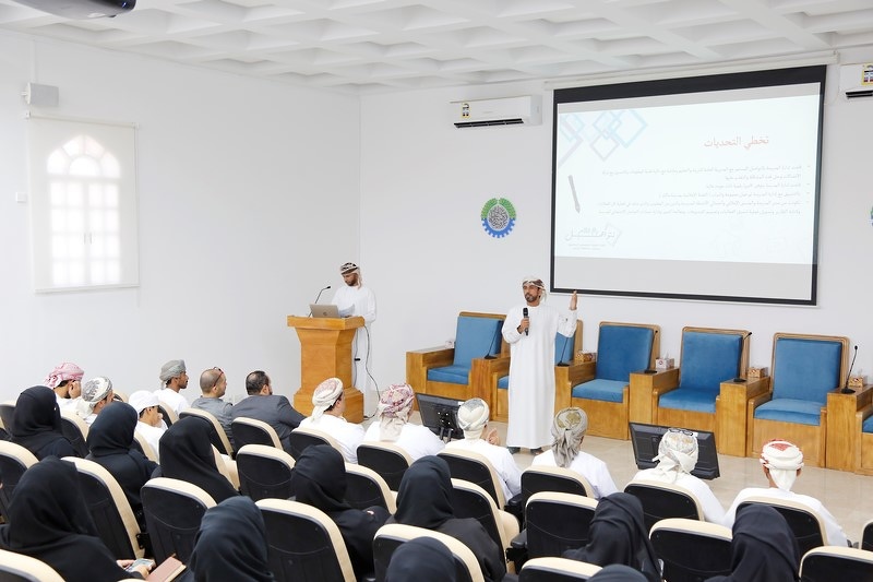تعليمية البريمي تعقد لقاها السنوي بالمنسقين الإعلاميين