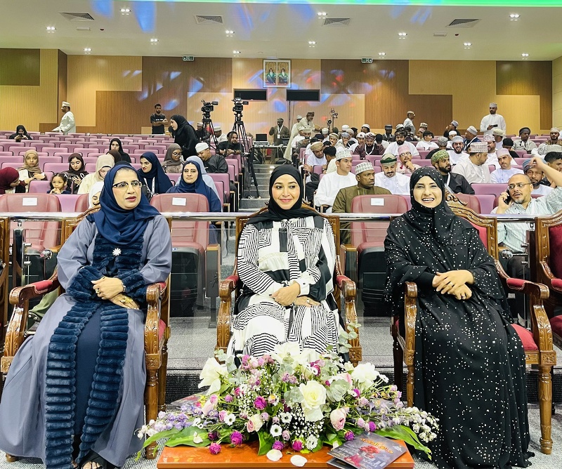  مشاركة تعليمية ظفار بمسرحية حرائق الذكرى ضمن مهرجان المسرح المدرسي التاسع بوزارة  التربية والتعليم.