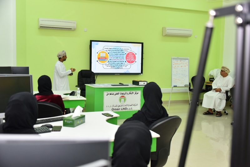 تنظيم برنامج إدارة الوثائق العامة بتعليمية محافظة الظاهرة