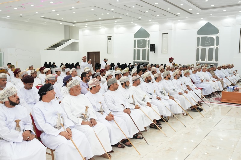 مجلس أولياء الأمور بجعلان بني بوعلي يكريم الطلبة المجيدين في شهادة دبلوم التعليم العام 