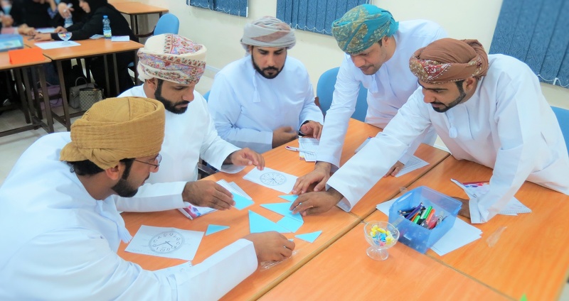 تعليمية الظاهرة تختتم برنامج الإبداع الإداري والتقني لإدارة مركز مصادر التعلم
