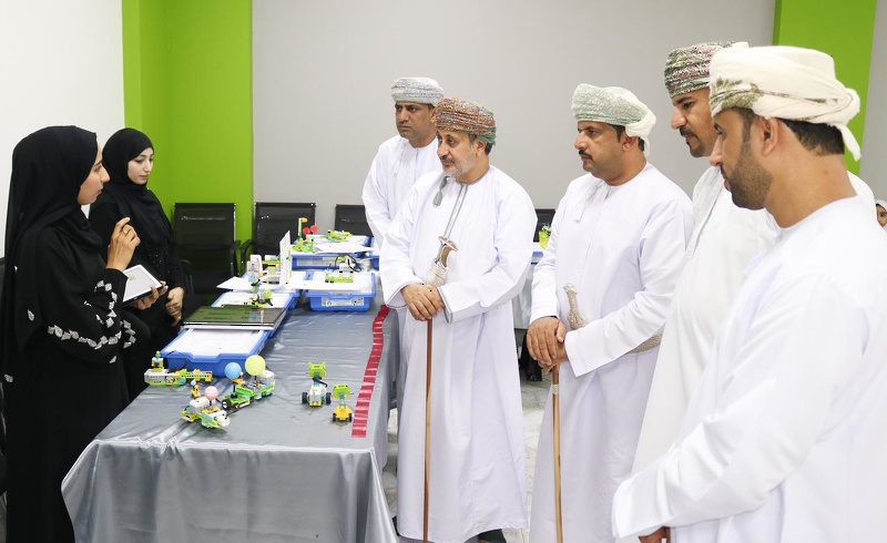معرض الإبتكار الطلابي بتعليمية الداخلية 
