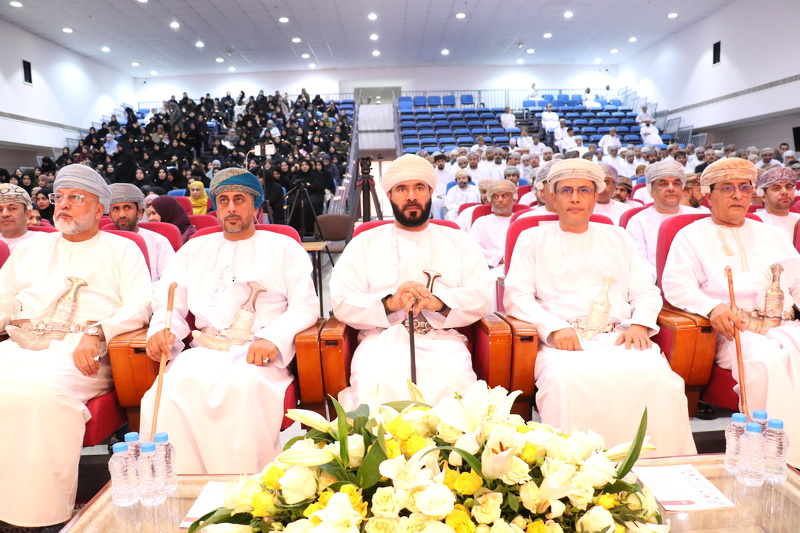 تعليميةُ جنوبِ الباطنةِ تُكرِّم 243 مجيدا احتفاءً بيوم المعلم