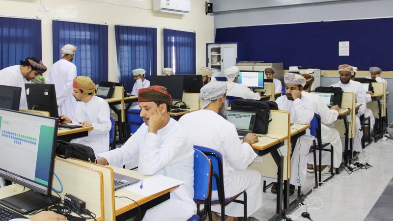 بدء الامتحانات الإلكترونية للوظائف الإشرافية بتعليمية شمال الباطنة