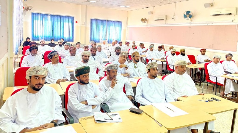 تعليمية ظفار تستكمل ورشة الحقيبة التدريبية الثانية  حول تقييم الأداء الفعلي للموظف في منظومة ...