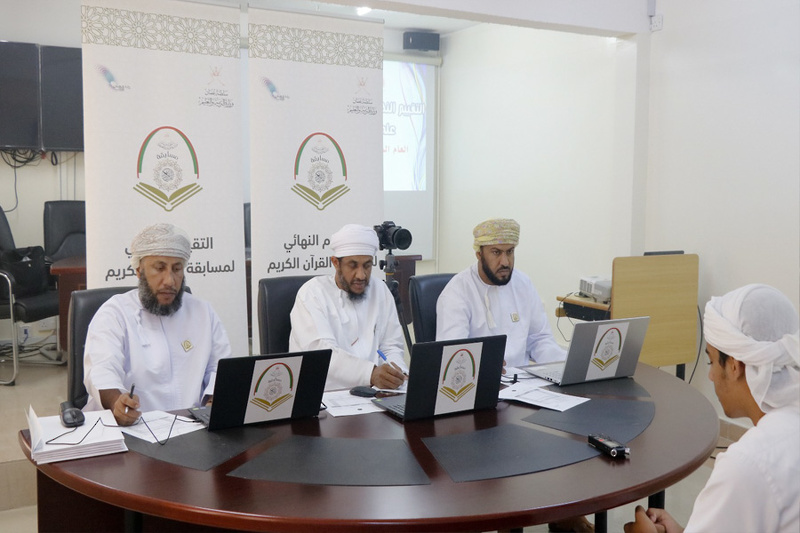 اللجنة الرئيسية لمسابقة القرآن الكريم تقييم المتأهلين بمحافظة الوسطى