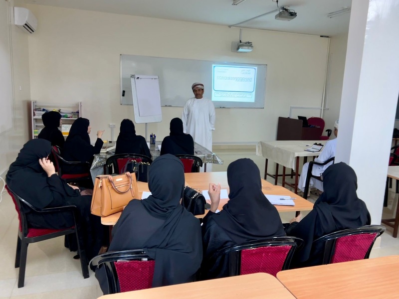 البرنامج التدريبي للأخصائيين الإجتماعيين الجدد بتعليمية البريمي