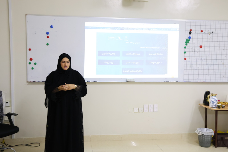 تعليميتا البريمي والظاهرة تستعدان لاستقبال العام الدراسي الجديد  التدريب على منظومة الرصد التربوي ...