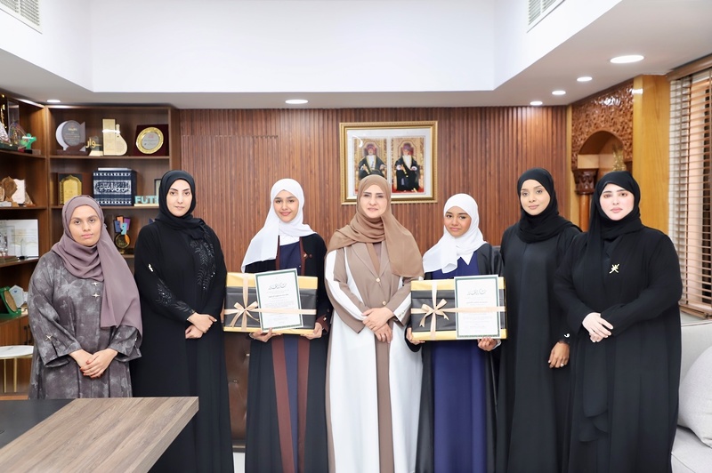 تكريم الإبداعات العُمانية بمدارس تعليمية ظفار تقديرًا لإنجازات محلية ودولية