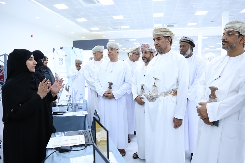 المحطة التاسعة من مبادرة “قافلة الوسائل التعليمية – ابتكار وتواصل” لمحافظتي البريمي والظاهرة