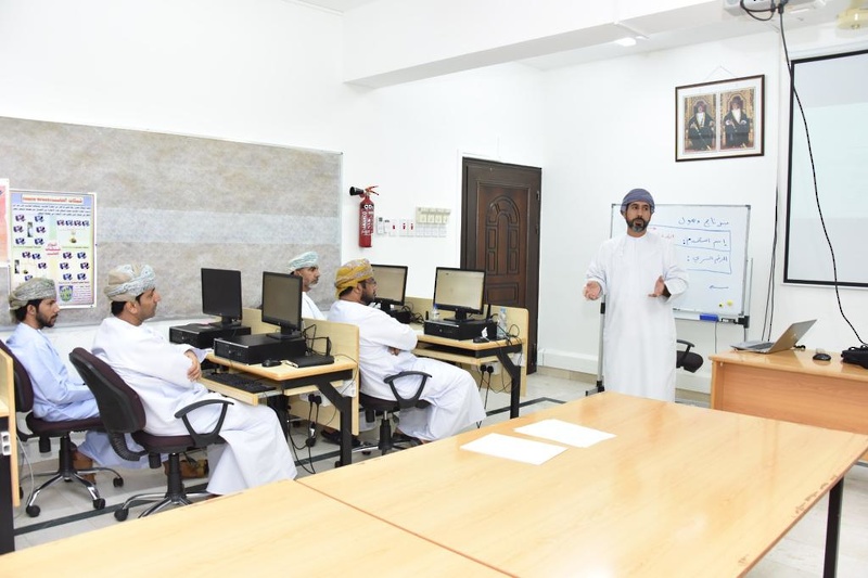 تنظيم برنامج تدريبي لنظام وصول للموظفين بتعليمية محافظة الظاهرة 