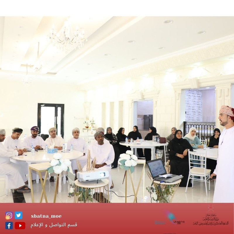  وفد من دوائر التوجيه المهني والإرشاد الطلابي في زيارة لتعليمية جنوب الباطنة