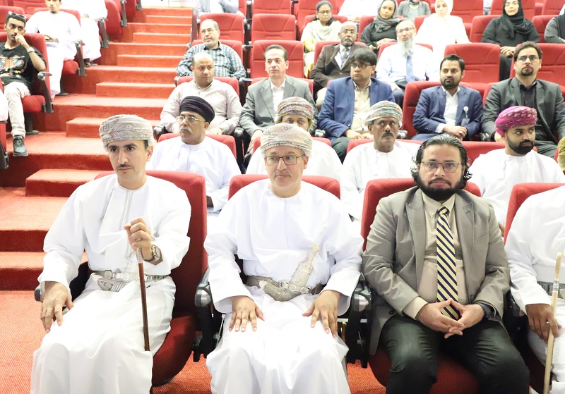 مدير عام تعليمية ظفار يرعى الحفل الختامي للتعليم والتعلم بجامعة ظفار