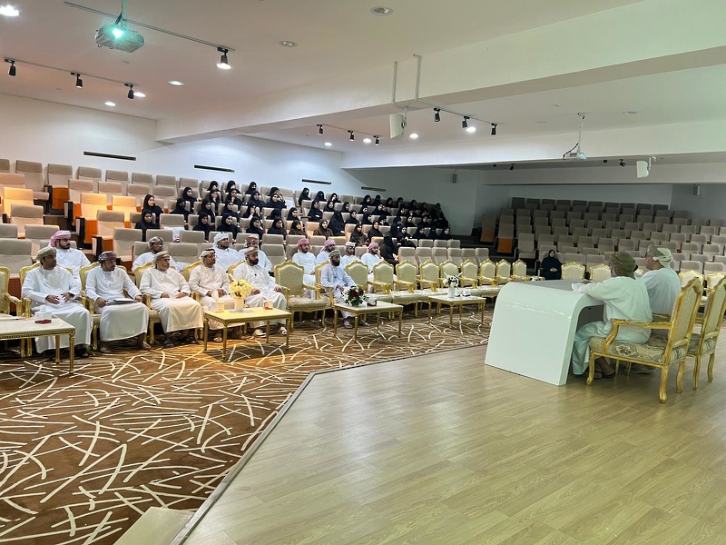 مستهدفا 88 معلما ومعلمةK بدء البرنامج التعريفي للمعلمين الجدد بالبريمي