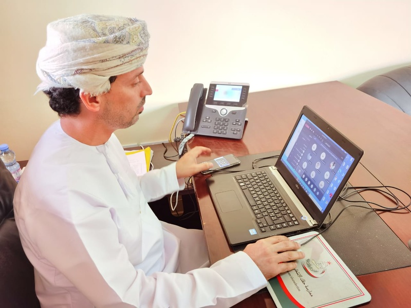 جلسة توعوية لشرح عمليات تسيير نظام إدارة الجودة المحدثة عبر الاتصال المرئي بتعليمية ظفار 