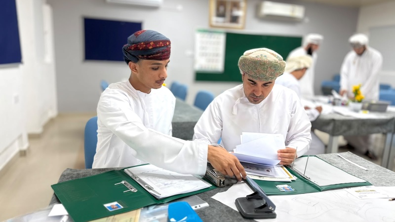 تعليمية الداخلية تستكمل إجراءات تعيين المعلمين العمانيين  للعام الدراسي 2026 / 2027