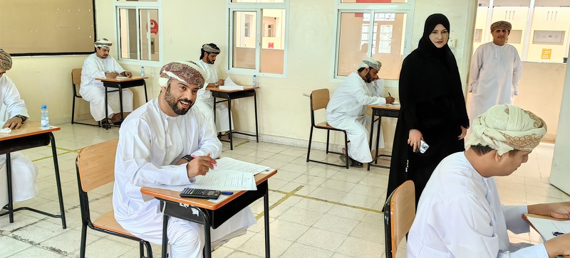 تعليمية ظفار تجري إختبارات  لشغل وظائف الإشراف التربوي والإدارة المدرسية للعام الدارسي ٢٠٢٣/ ٢٠٢٤م