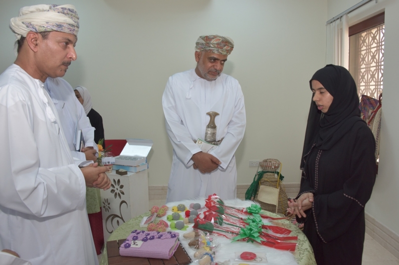 ضمن أنشطة جائزة السلطان قابوس للتنمية المستدامة أوراق عمل متنوعة في ندوة التعليم من أجل تنمية ...