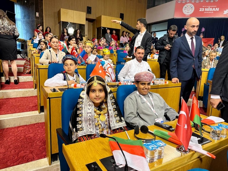 طلبة مدرسة صور يمثلون سلطنة عمان في مهرجان تركيا الدولي للأطفال